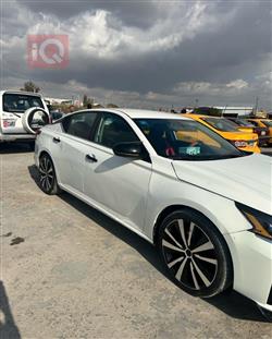 نيسان ألتيما